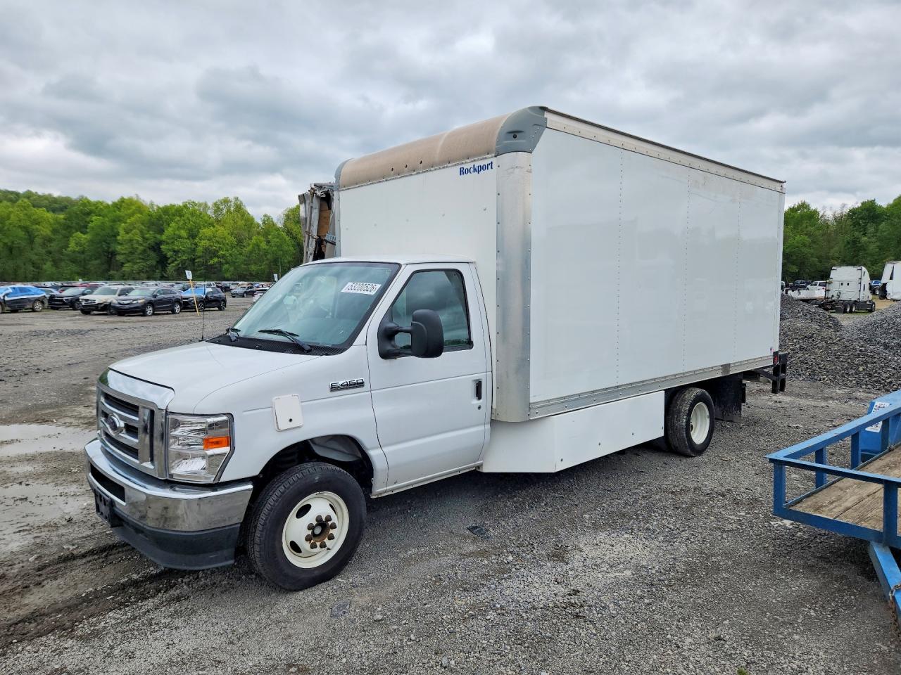 2021 Ford E-450