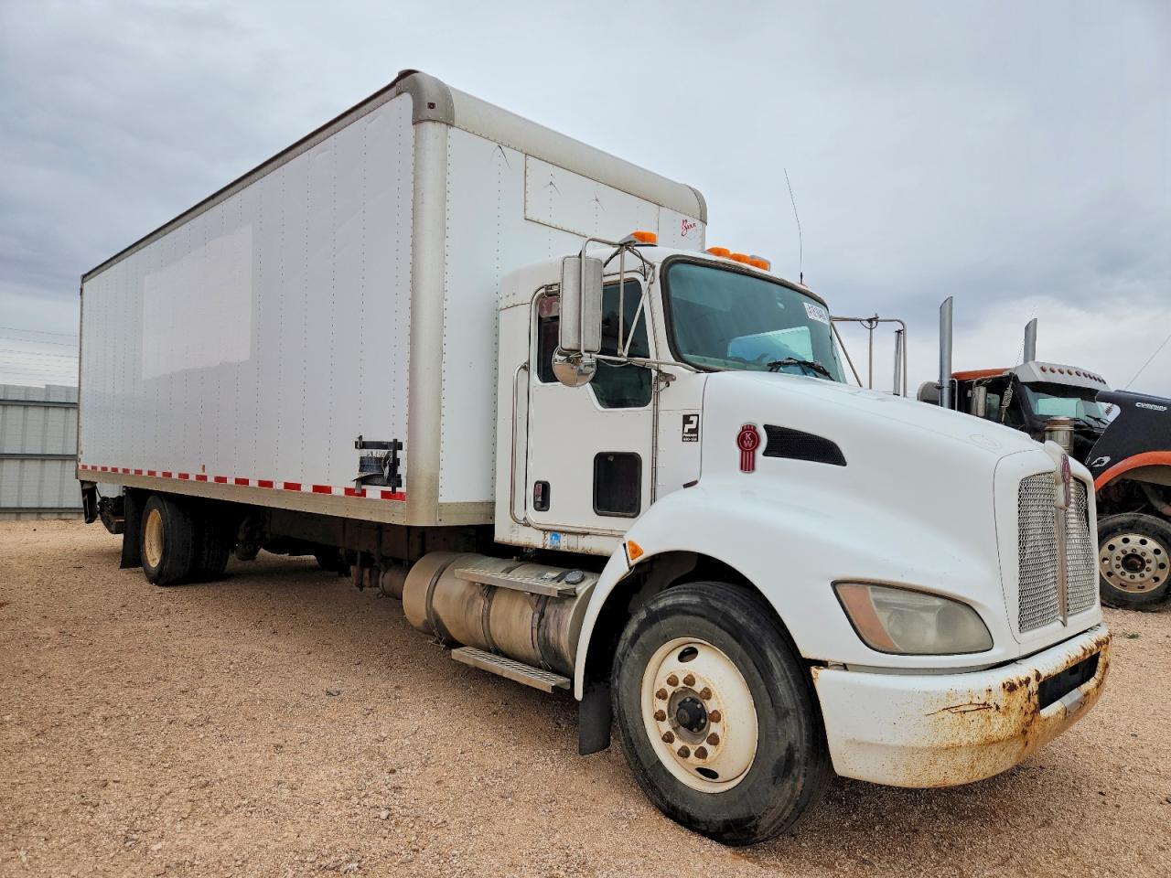 Kenworth T330