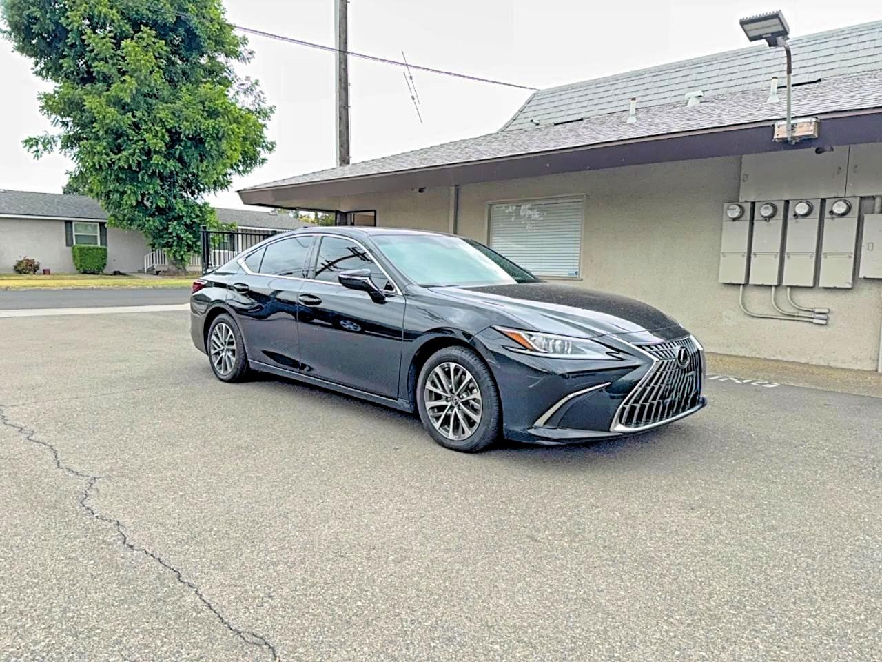 2023 Lexus ES 300h