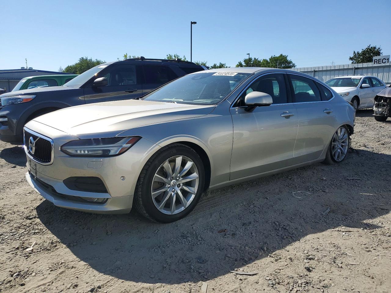 2017 Volvo S90