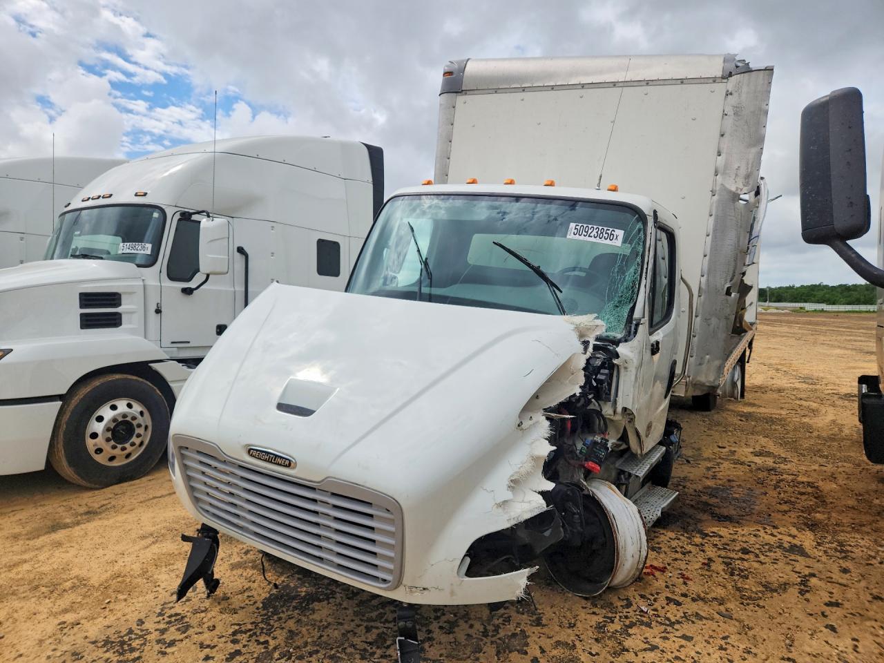2023 Freightliner M2 106