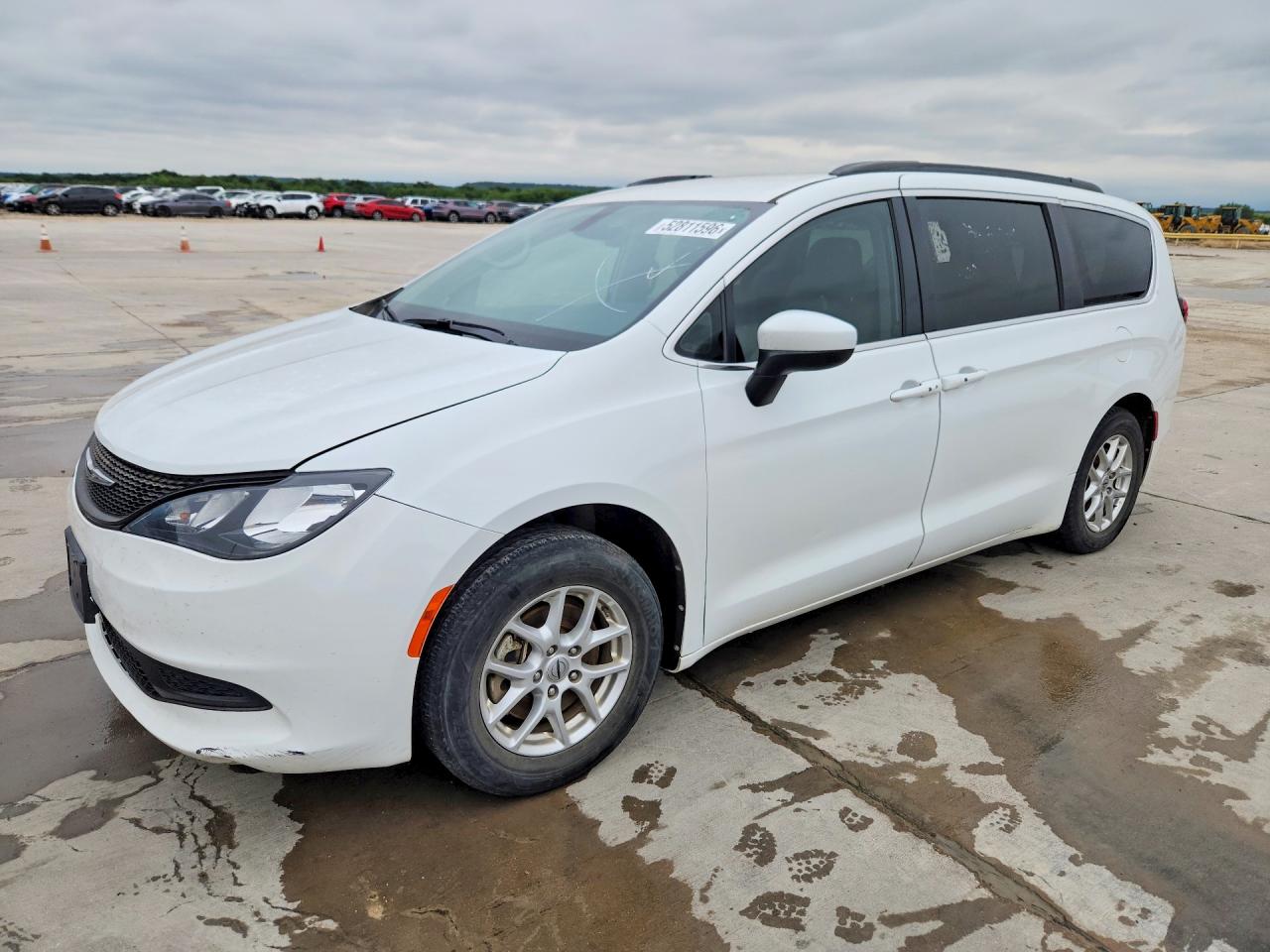 2021 Chrysler Voyager