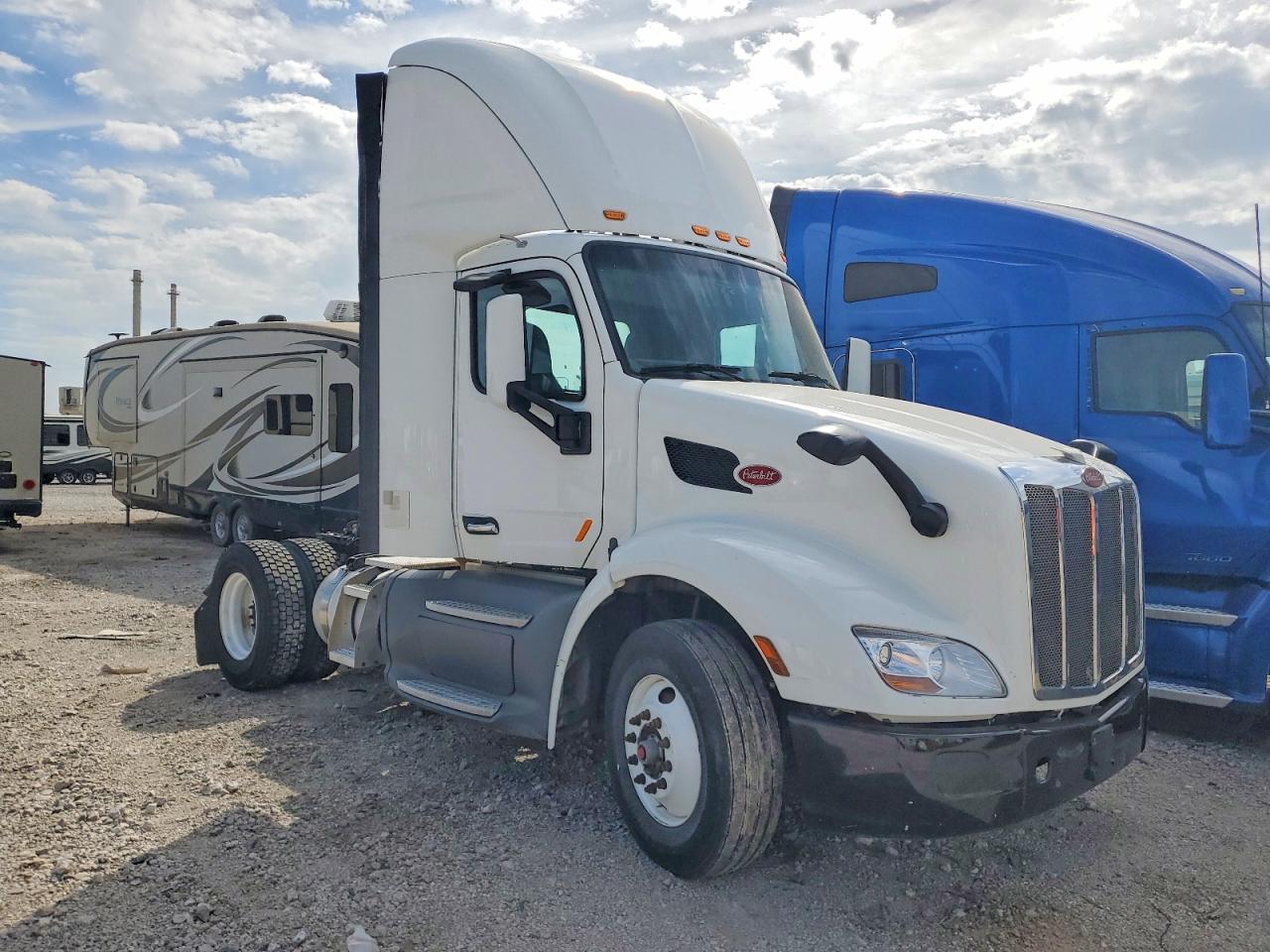 2017 Peterbilt 579
