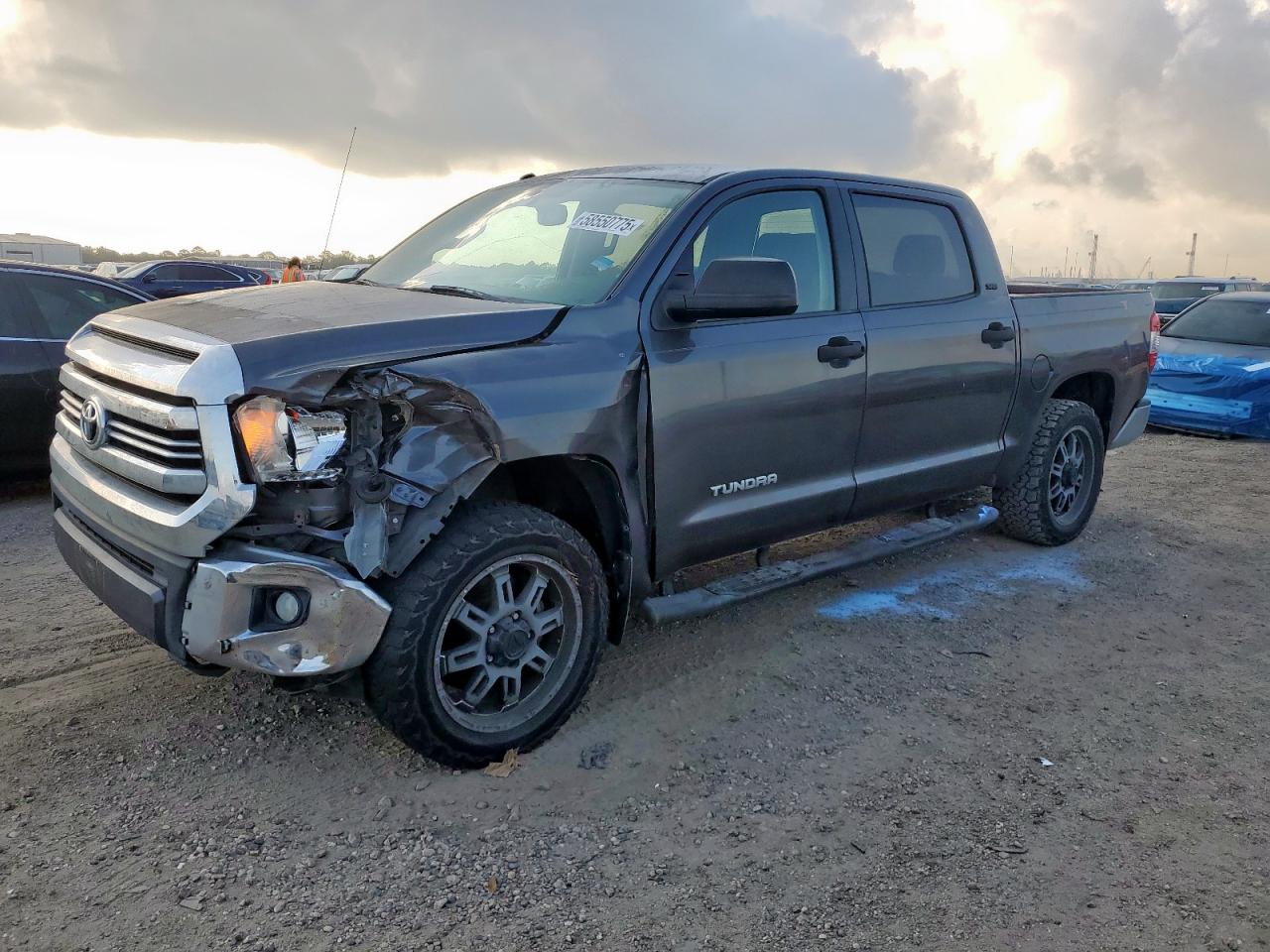 2016 Toyota Tundra cre CREWMAX SR5