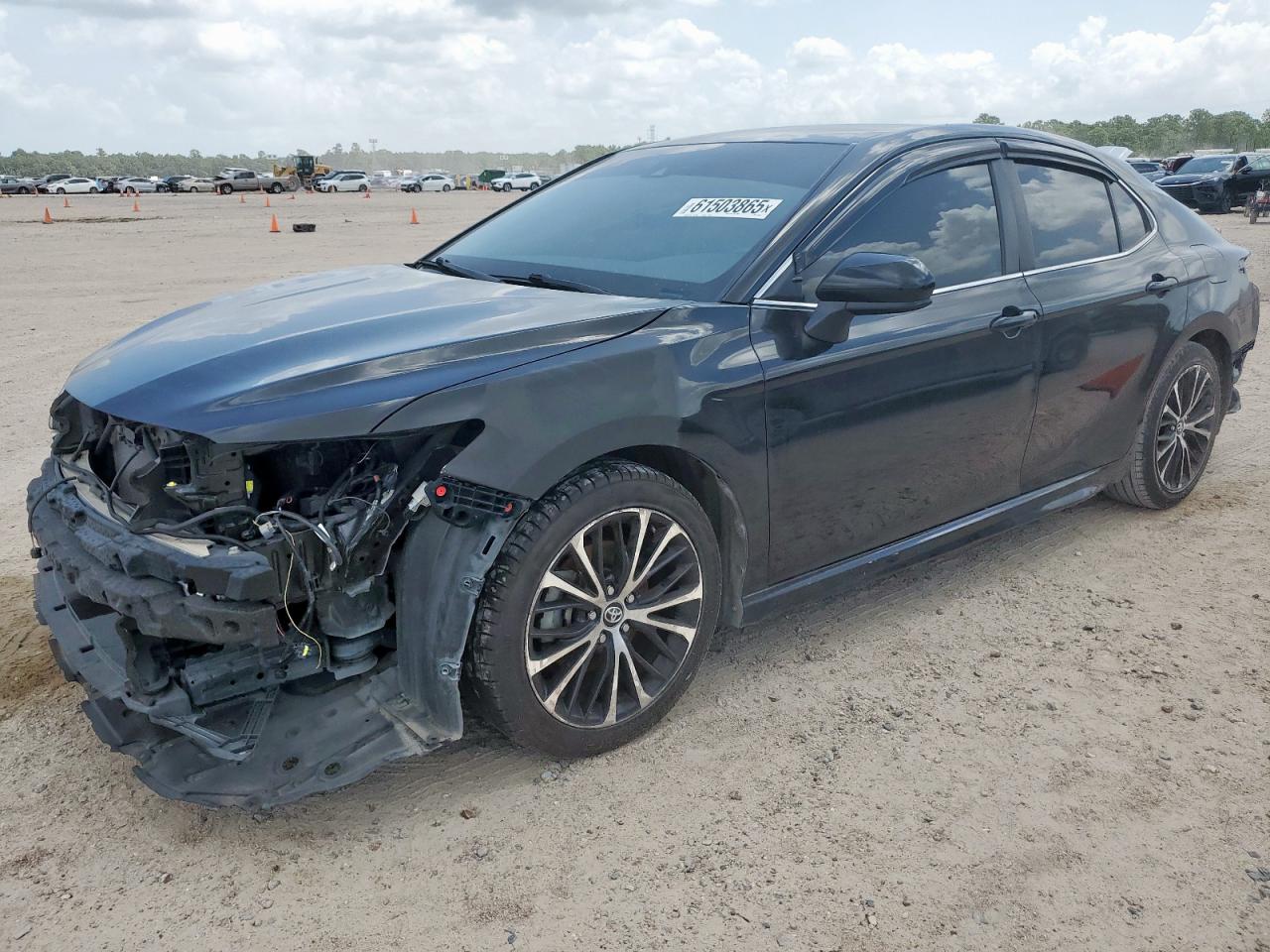 2020 Toyota Camry se SE
