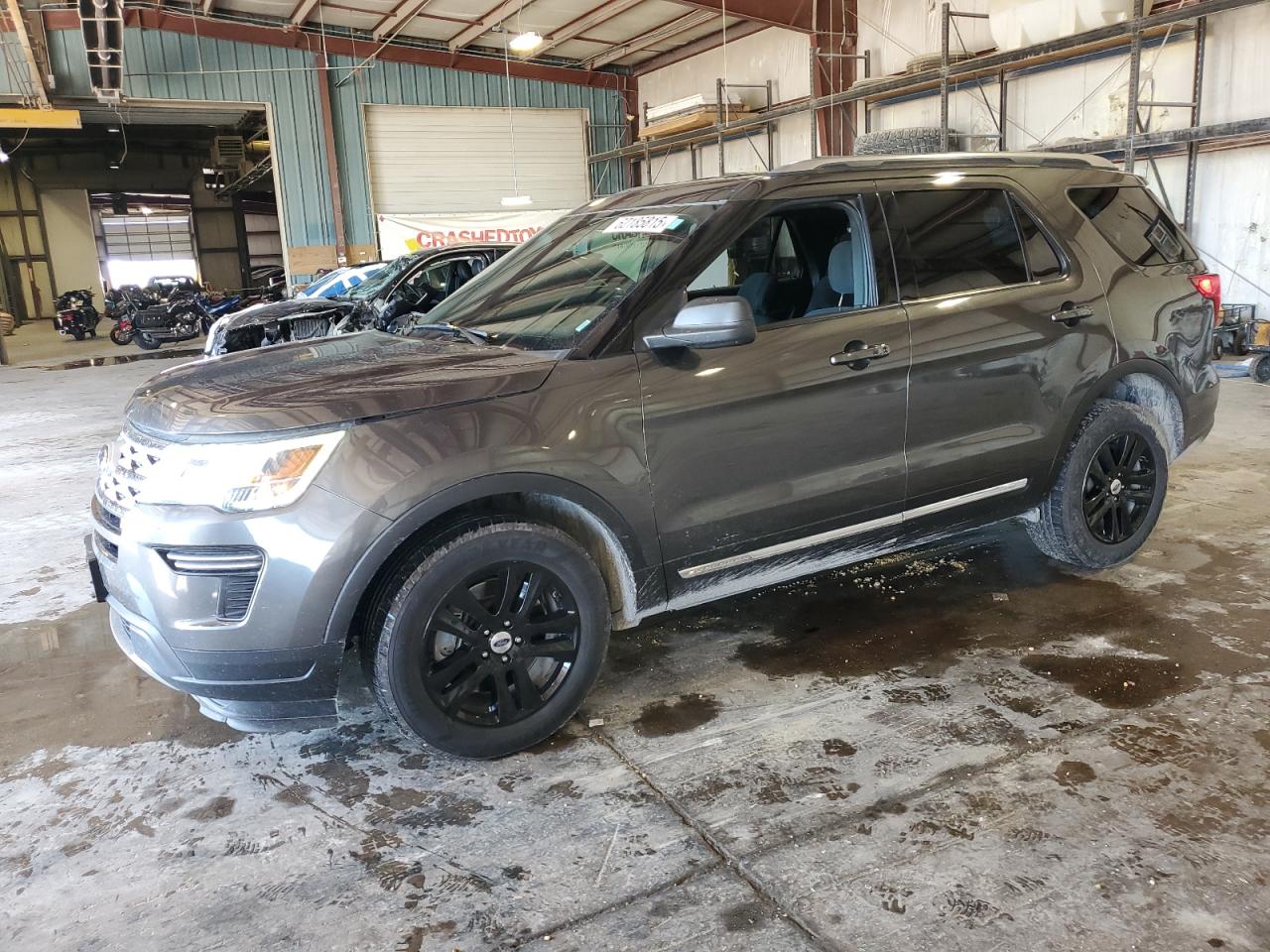 2018 Ford Explorer x