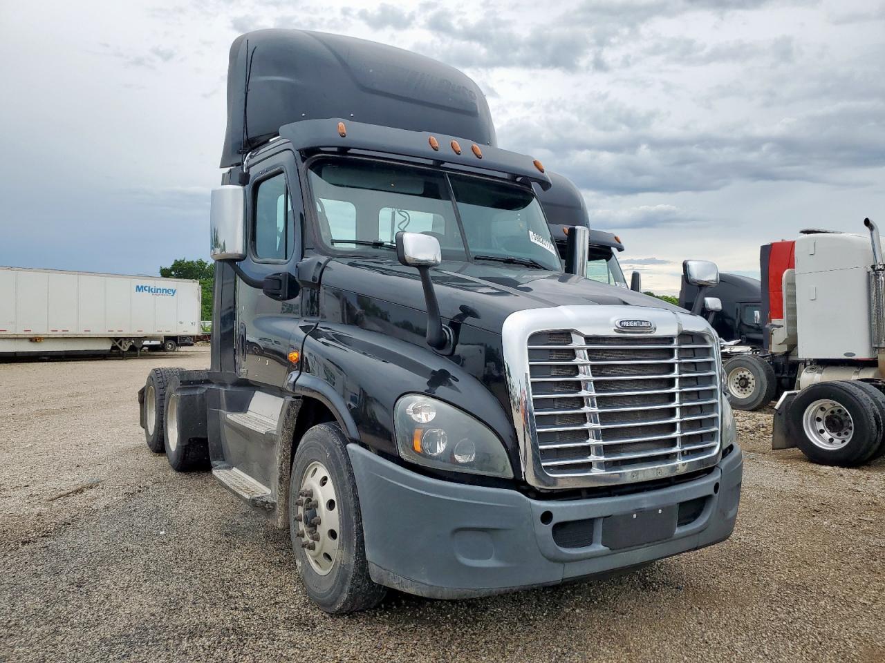 2017 Freightliner Cascadia 1