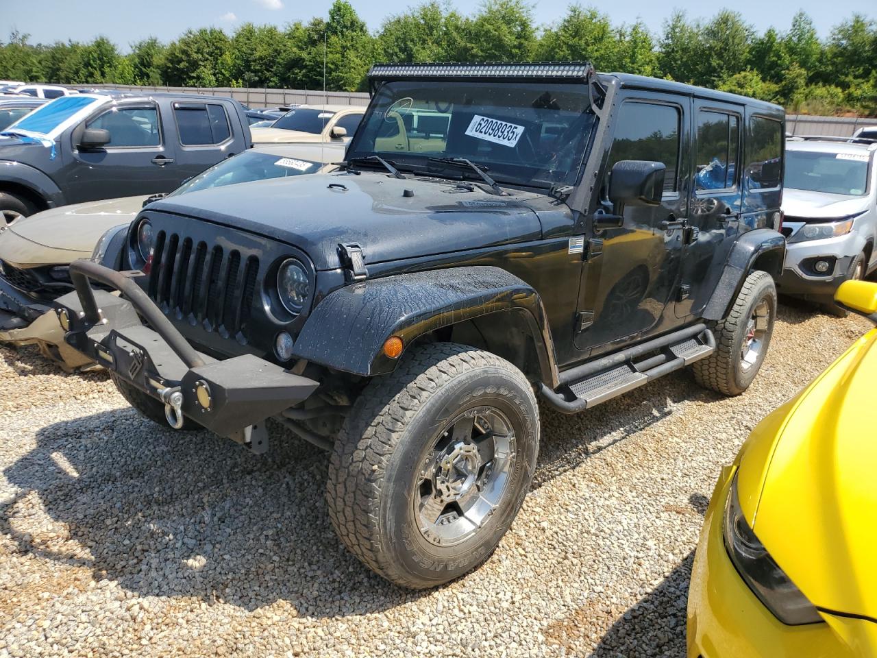 2014 Jeep Wrangler unlimited sahara SAHARA