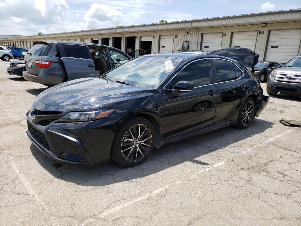 2022 Toyota Camry se SE
