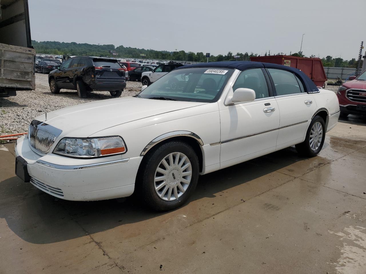 2005 Lincoln Town Car