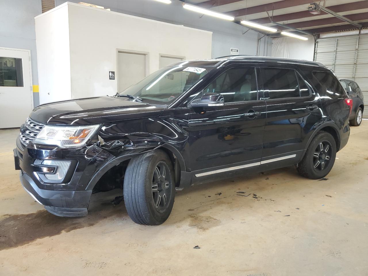2016 Ford Explorer x XLT