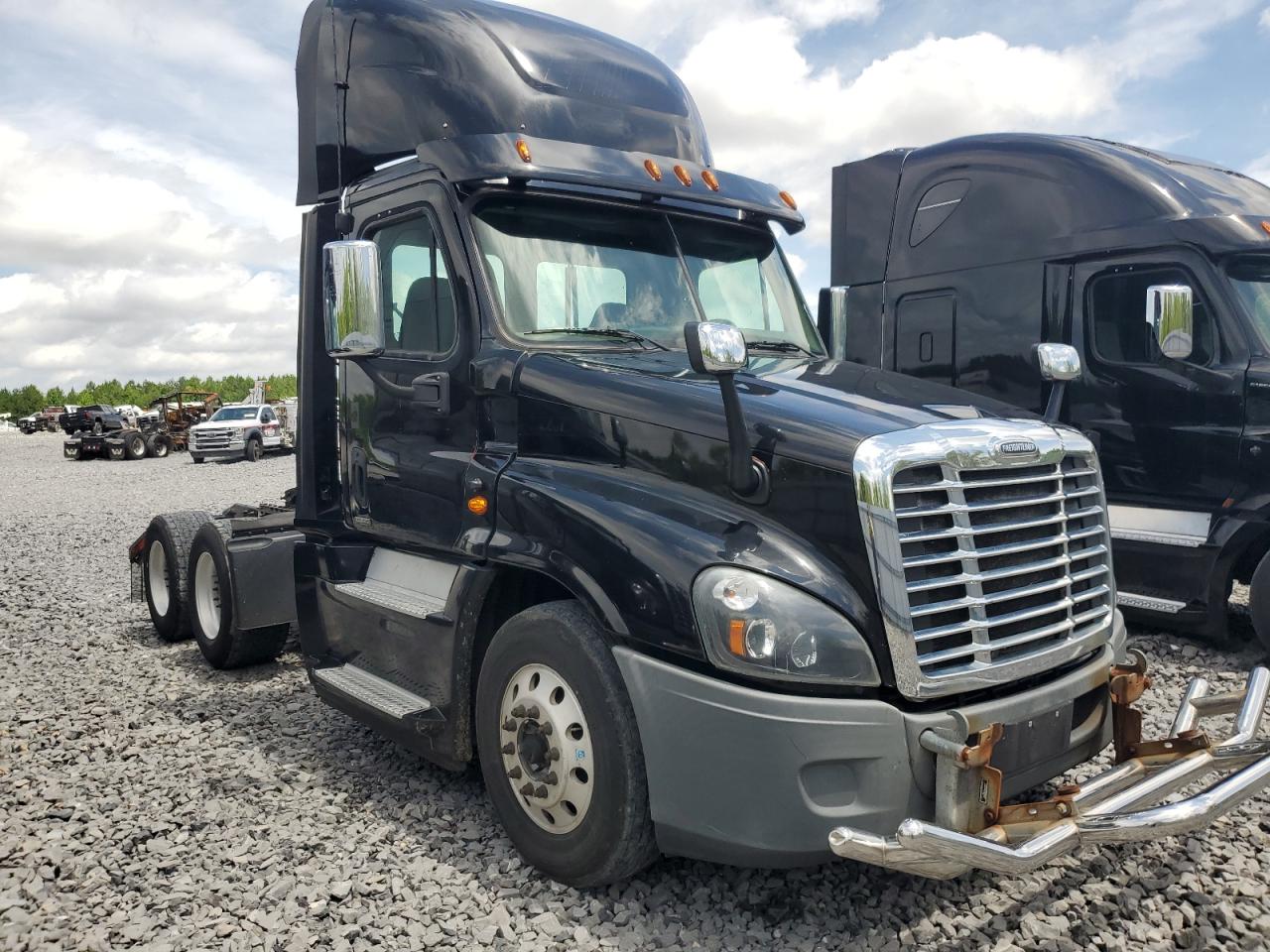 2017 Freightliner Cascadia 125
