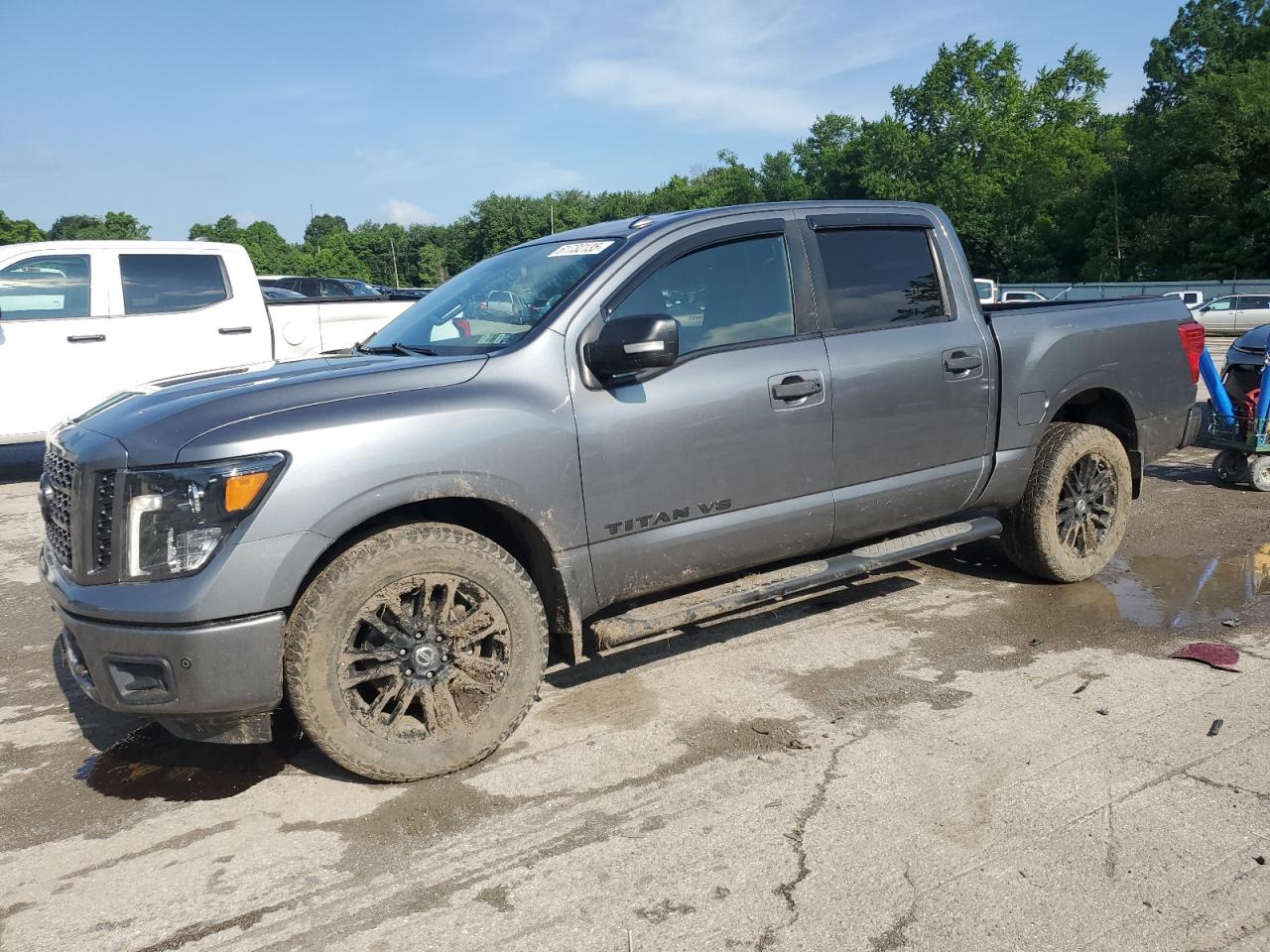 2018 Nissan Titan sv SV