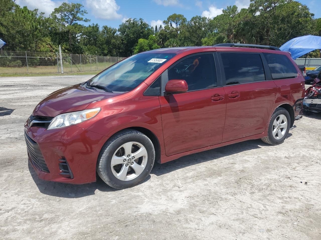 2020 Toyota Sienna le LE