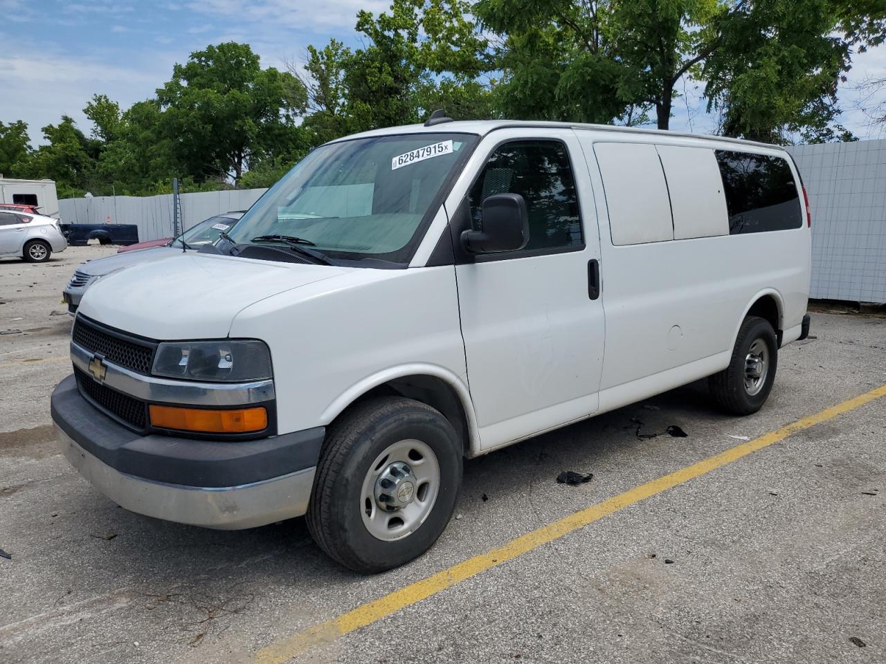 2016 Chev Express g2500 lt