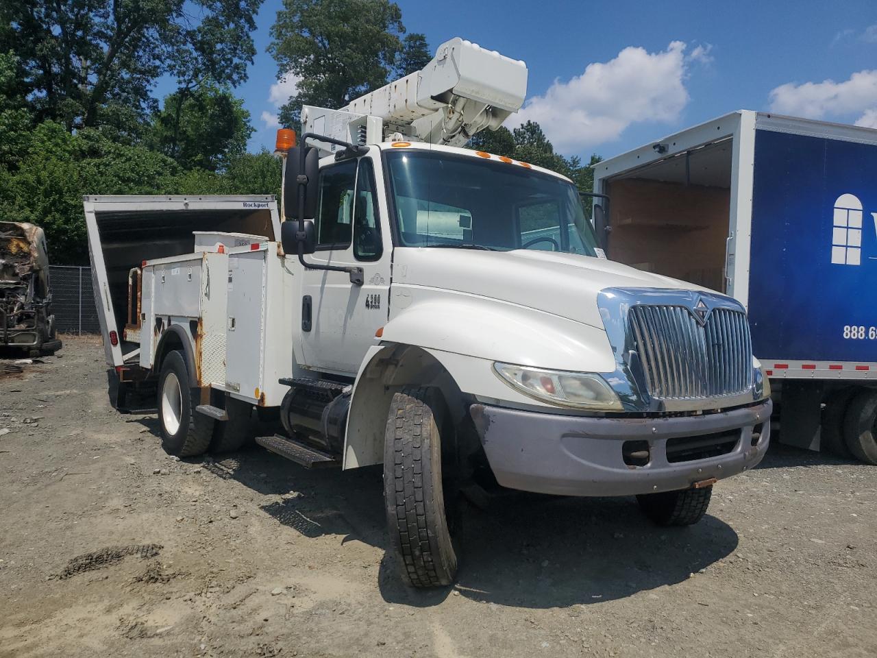 2005 International 4300 Bucket Truck