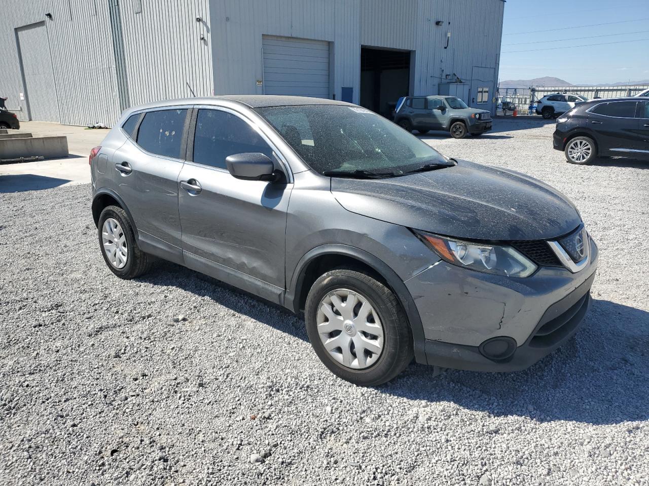2018 Nissan Rogue sport s S