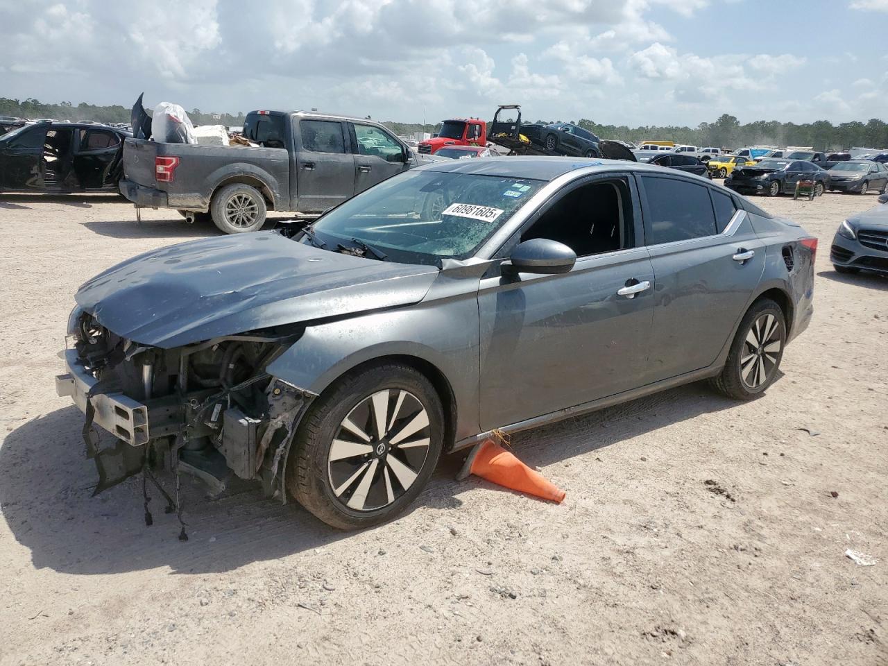 2021 Nissan Altima sv SV