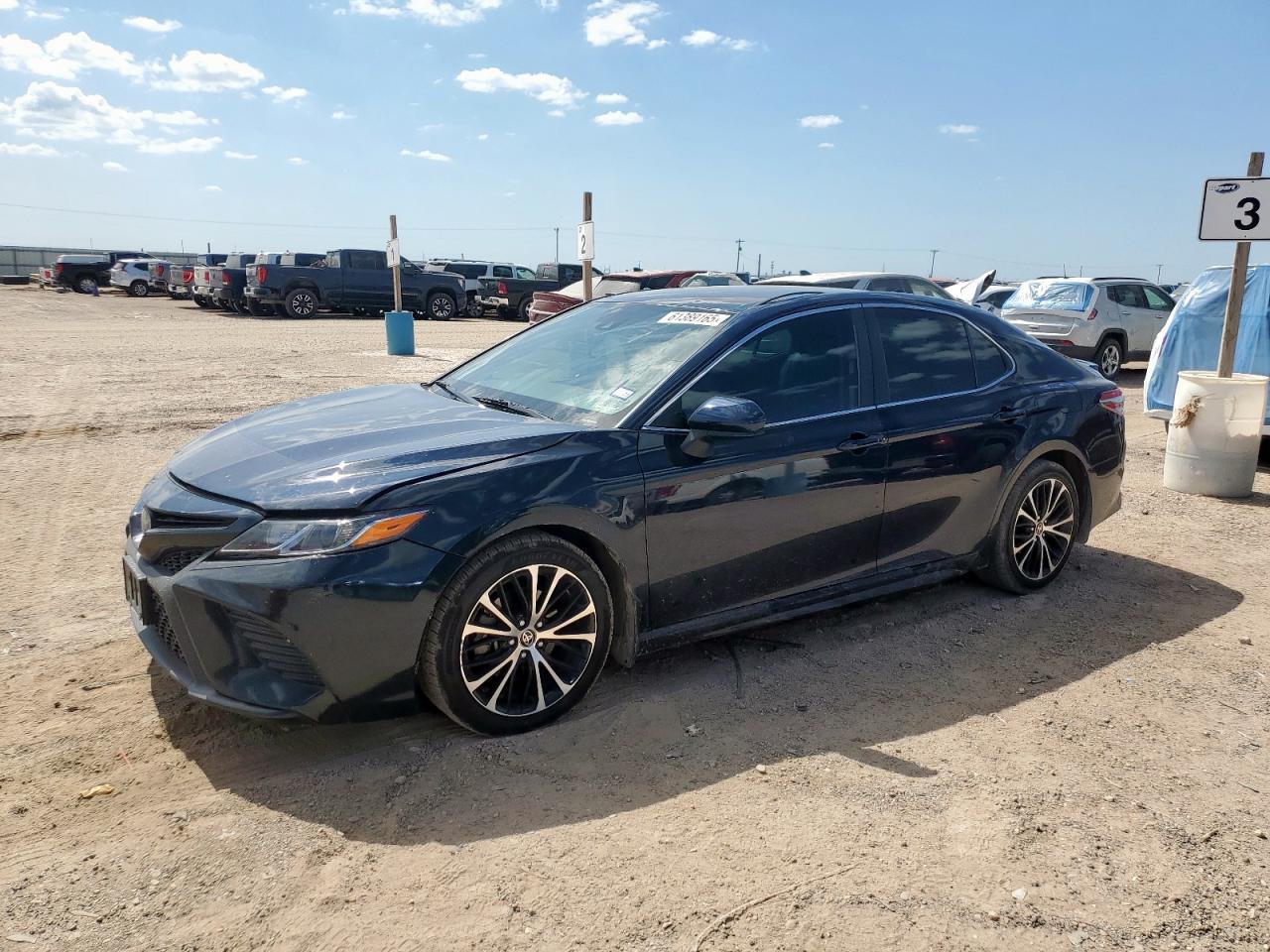 2020 Toyota Camry se SE