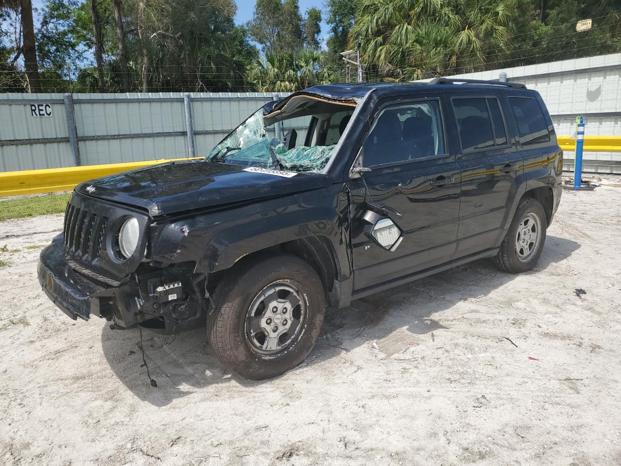 2016 Jeep Patriot sp SPORT