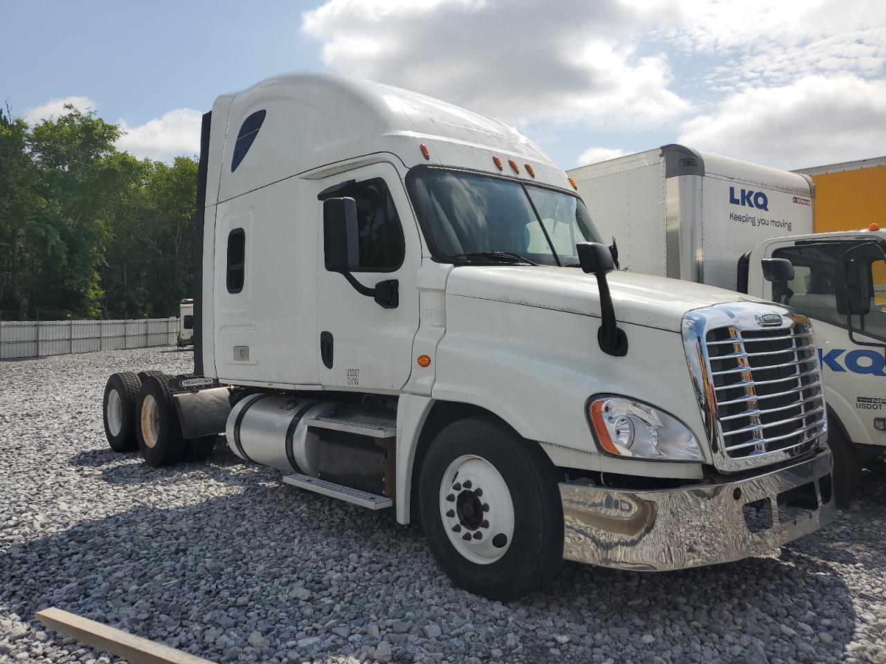 2015 Freightliner Cascadia 1