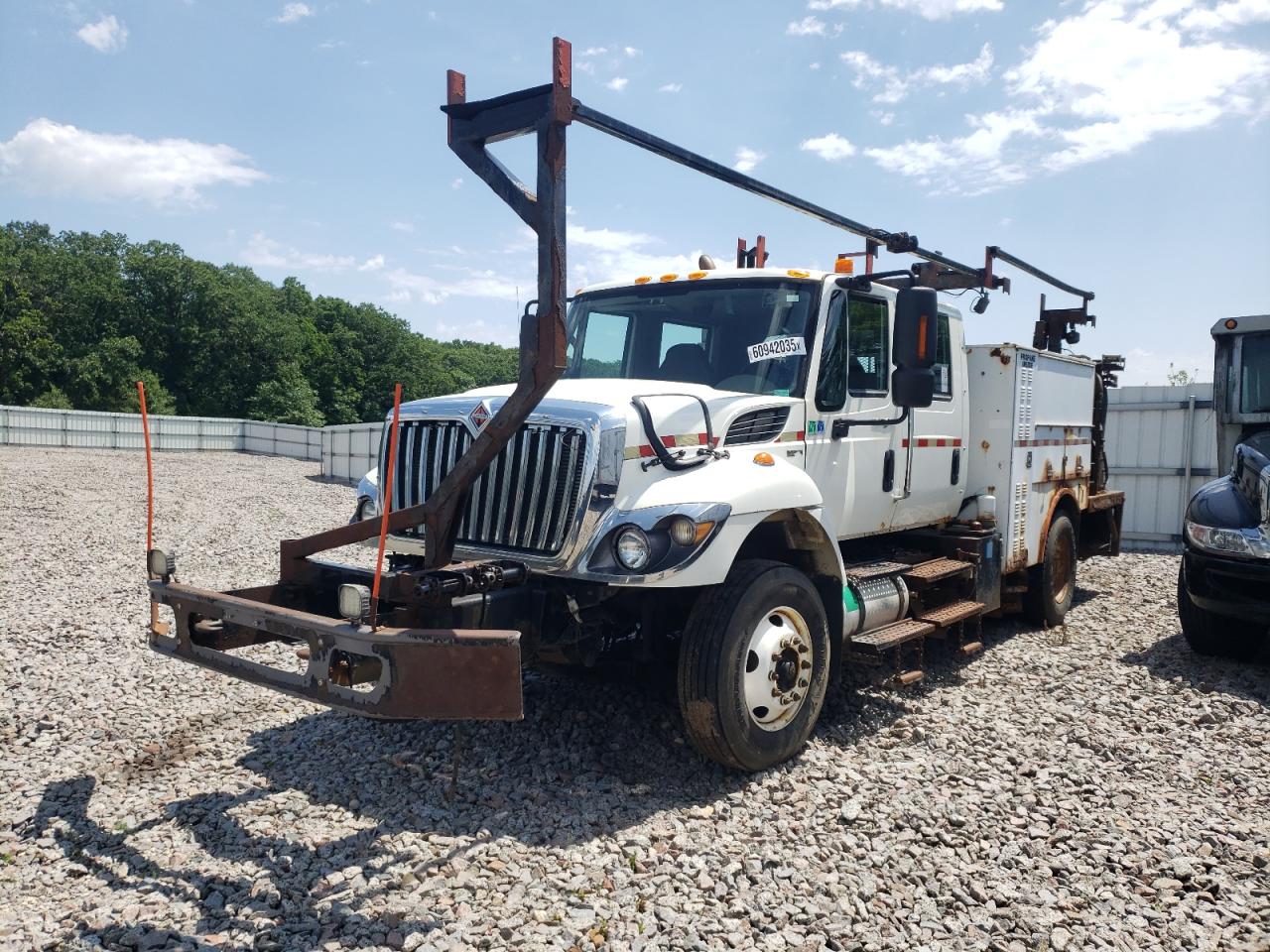 International 7000 7300