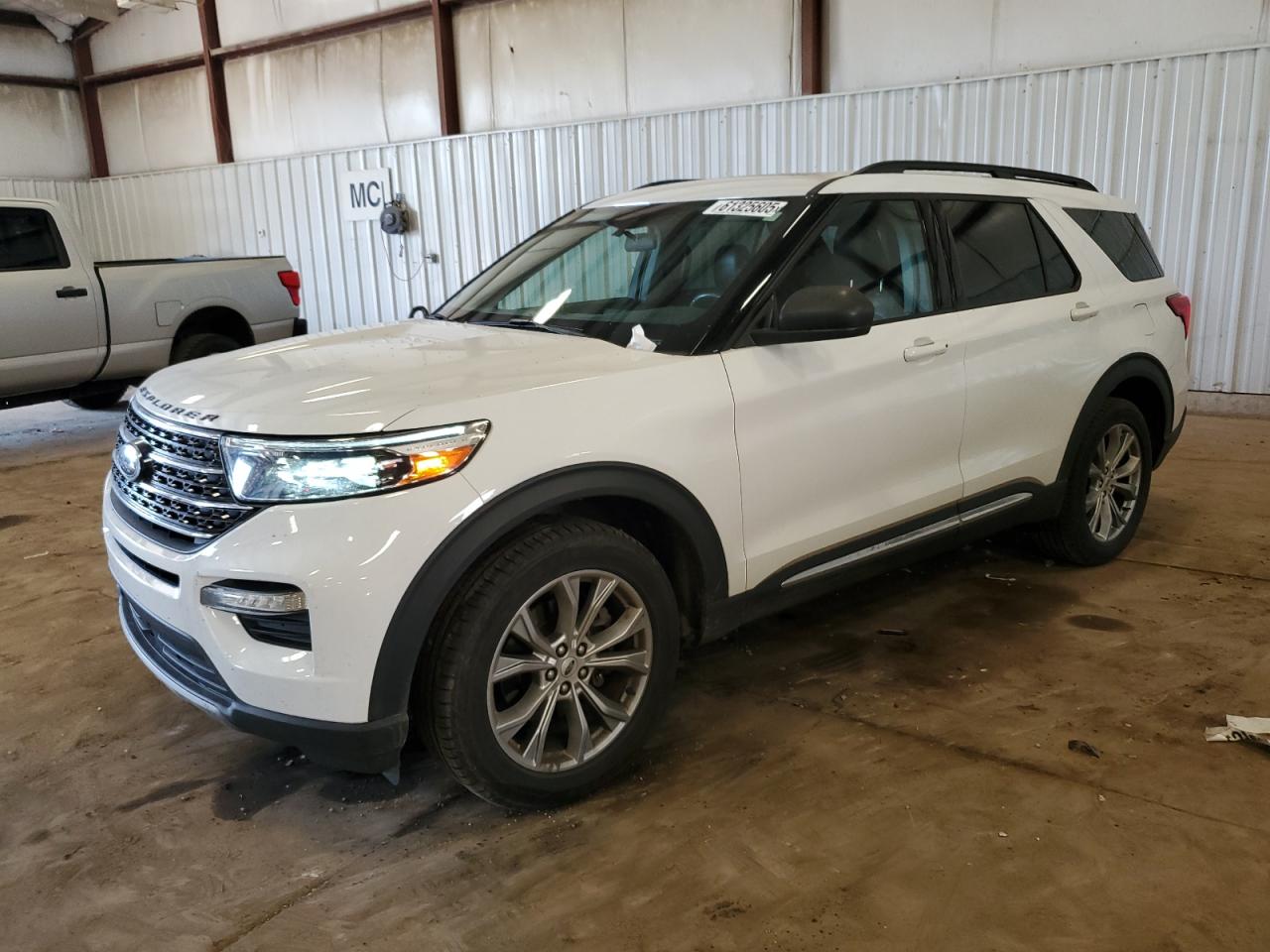Ford Explorer x