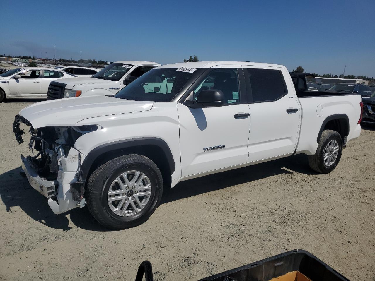 2025 Toyota Tundra cre CREWMAX SR5