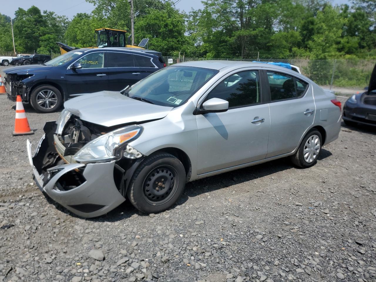 2019 Nissan Versa s S