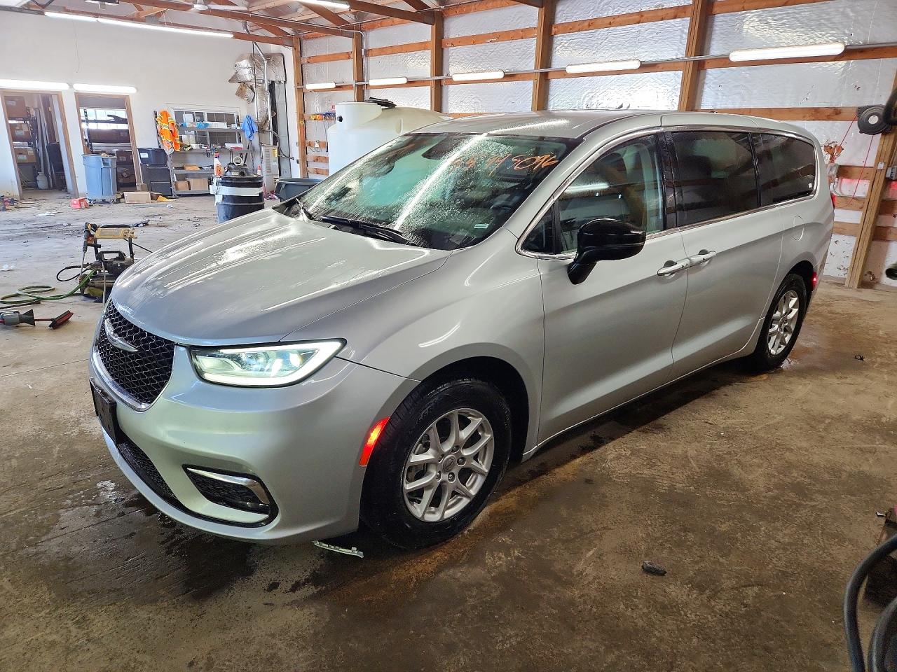 2024 Chrysler Pacifica