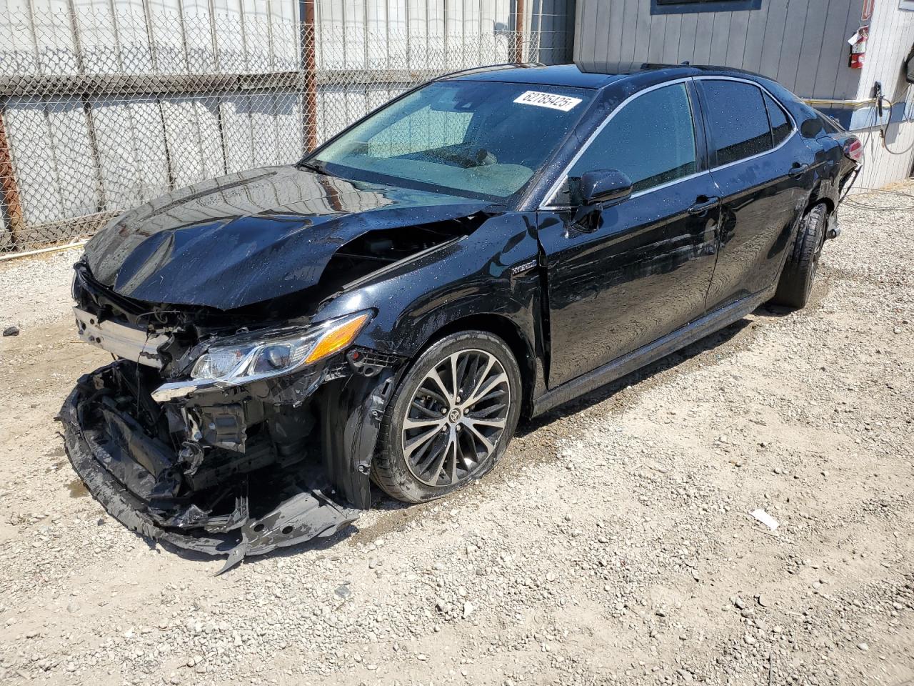 2020 Toyota Camry se SE