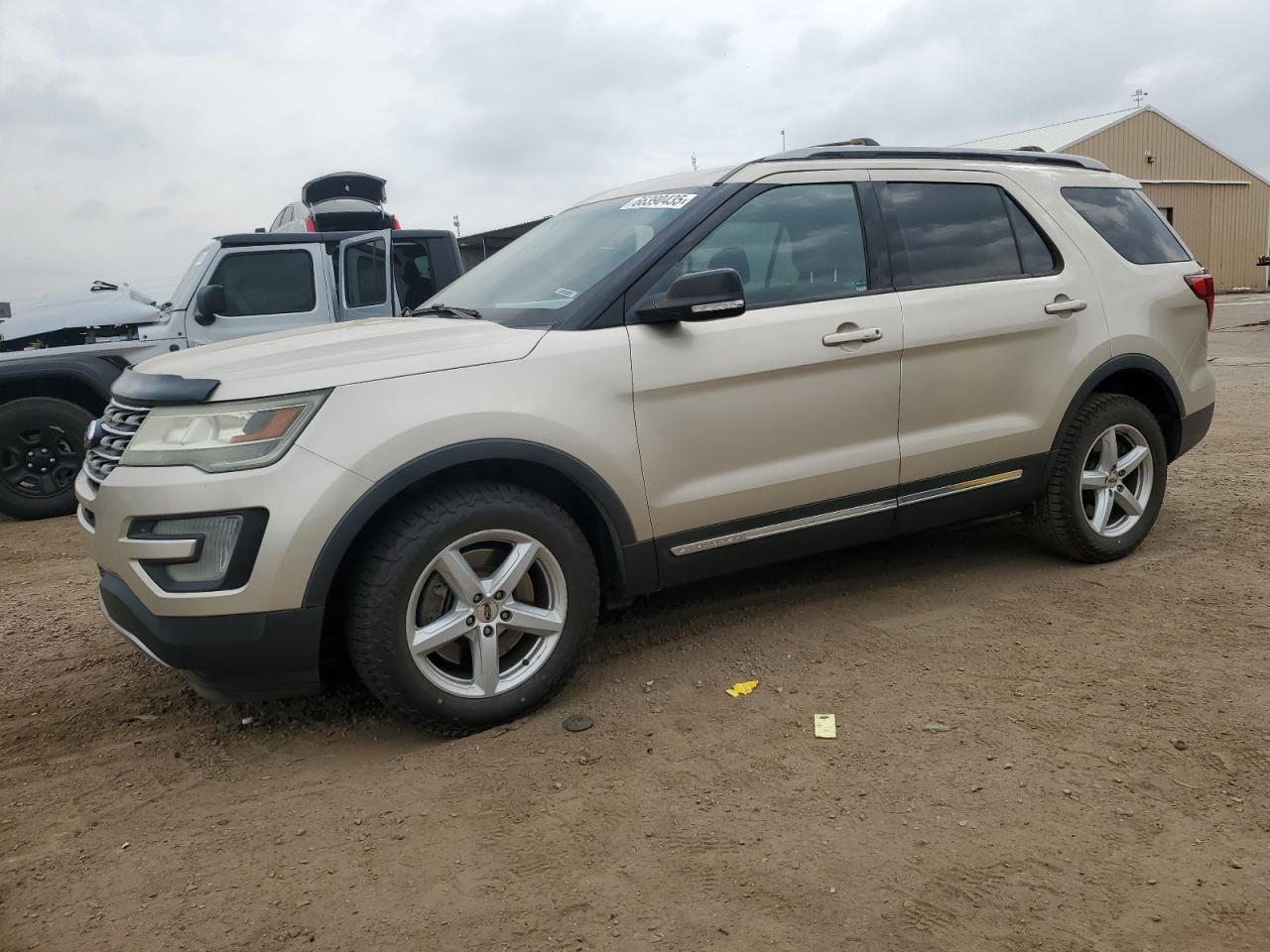 Ford Explorer x