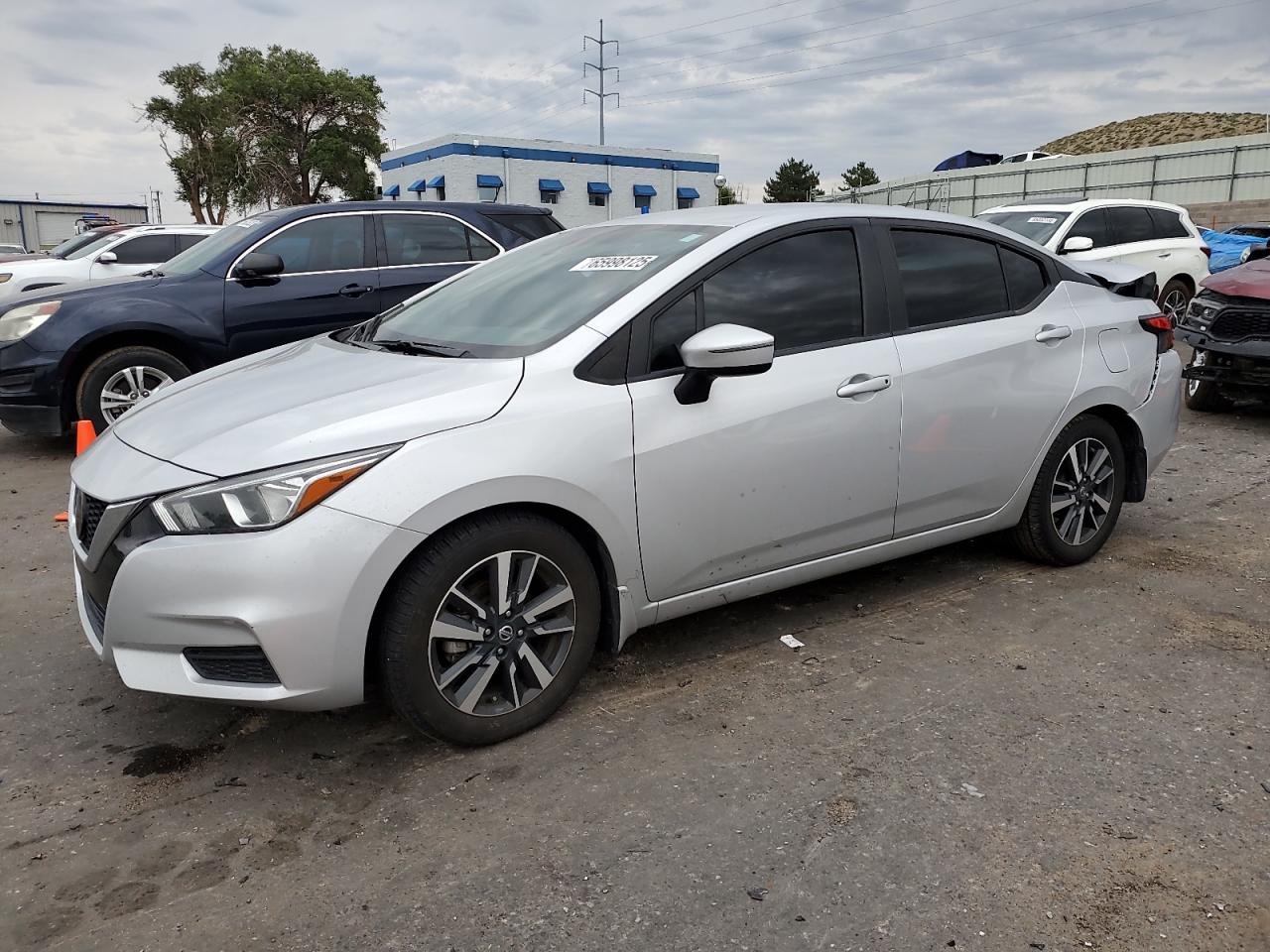 2021 Nissan Versa sv SV