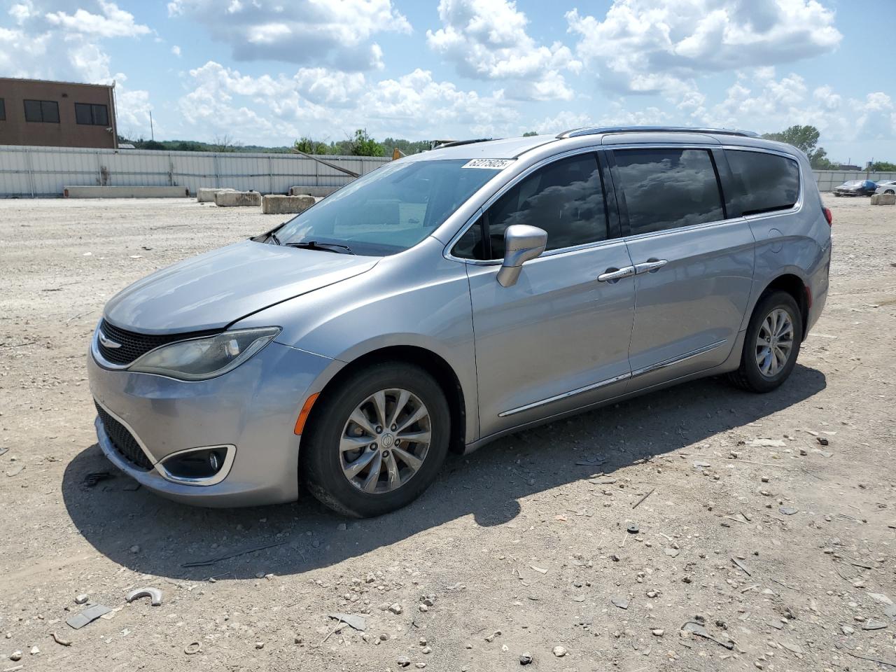 2018 Chrysler Pacifica touring l TOURING L