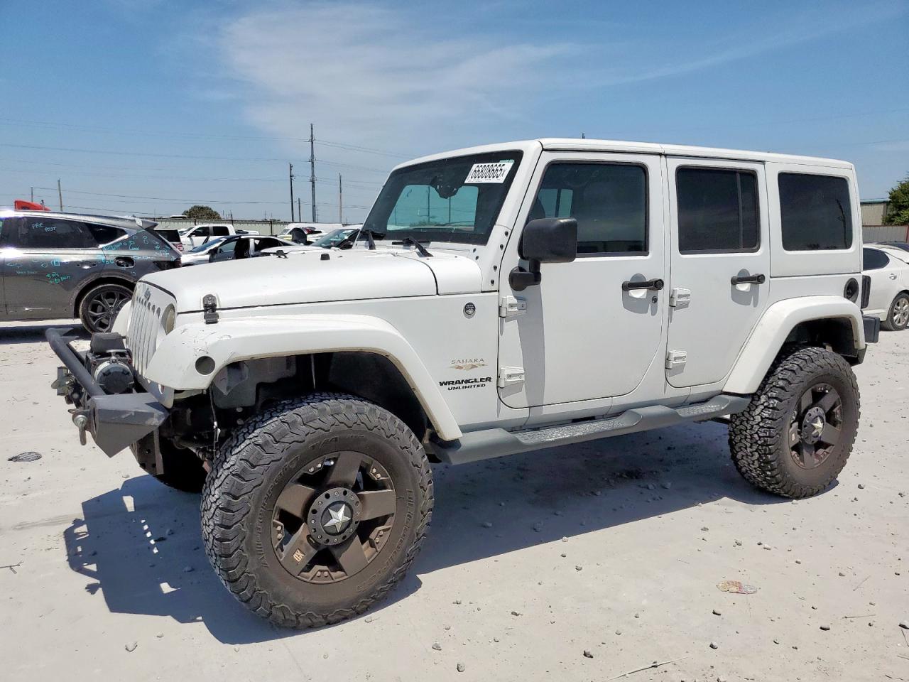 2013 Jeep Wrangler u SAHARA