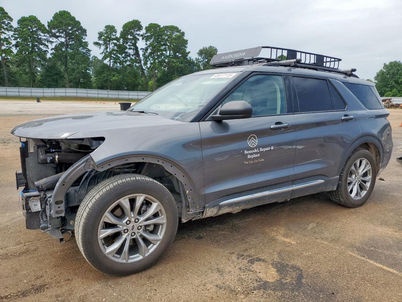 2023 Ford Explorer x XLT