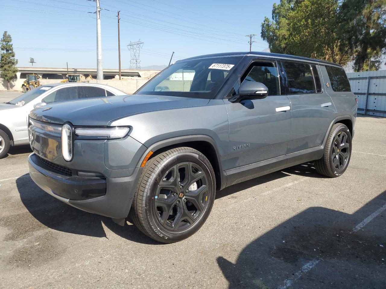 2025 Rivian R1s Adventure