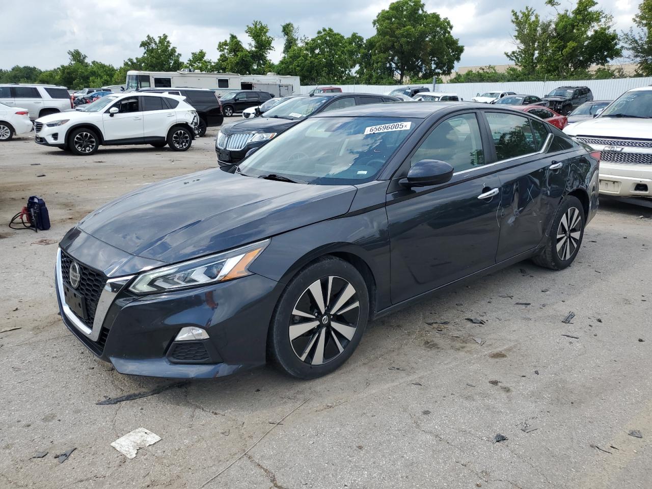 2022 Nissan Altima sv SV