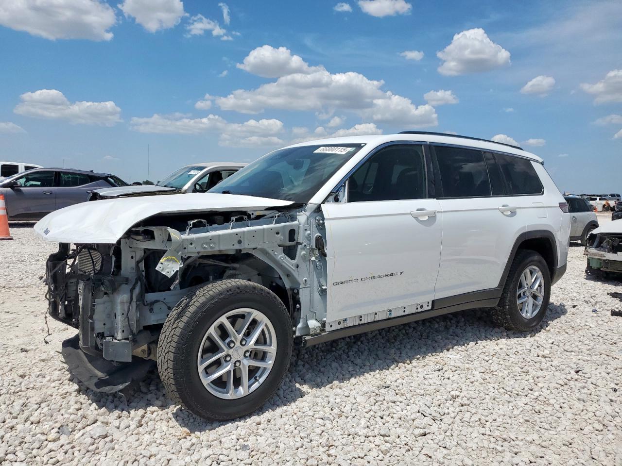 2022 Jeep Grand cherokee L Laredo