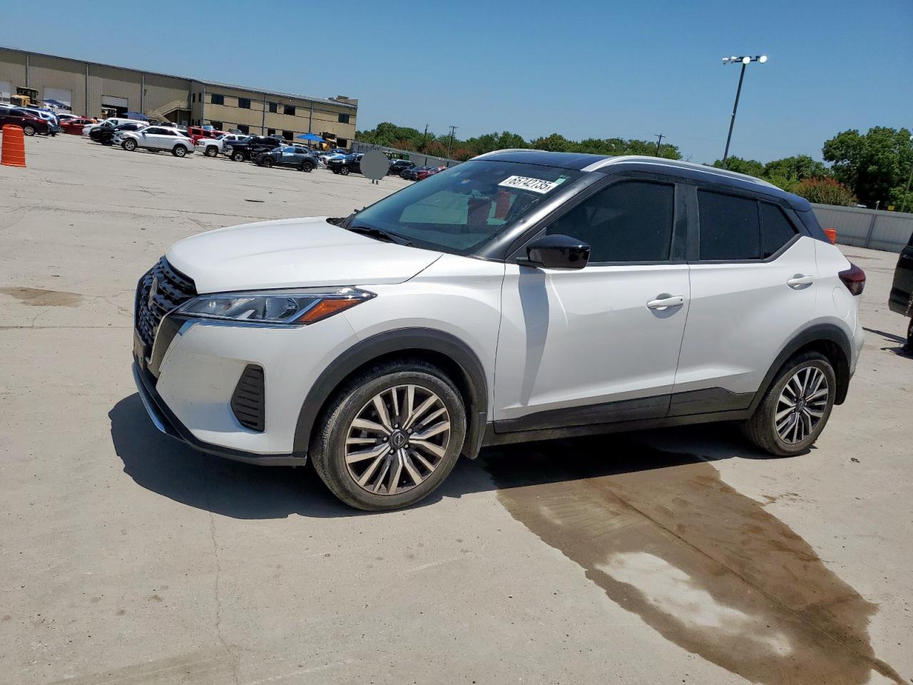 2022 Nissan Kicks sv SV