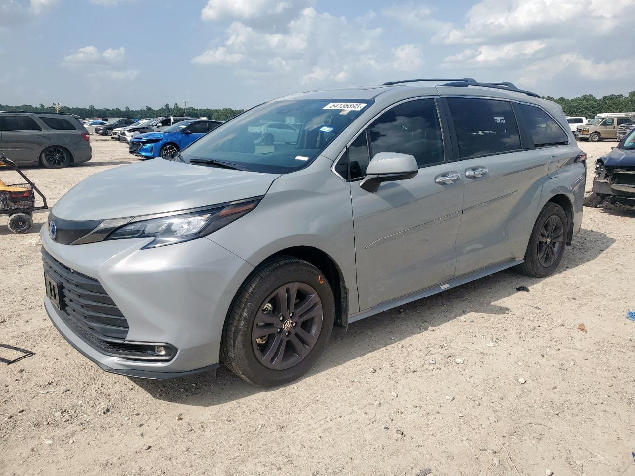 2024 Toyota Sienna xse