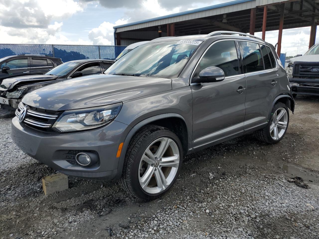 2015 Volkswagen Tiguan s S
