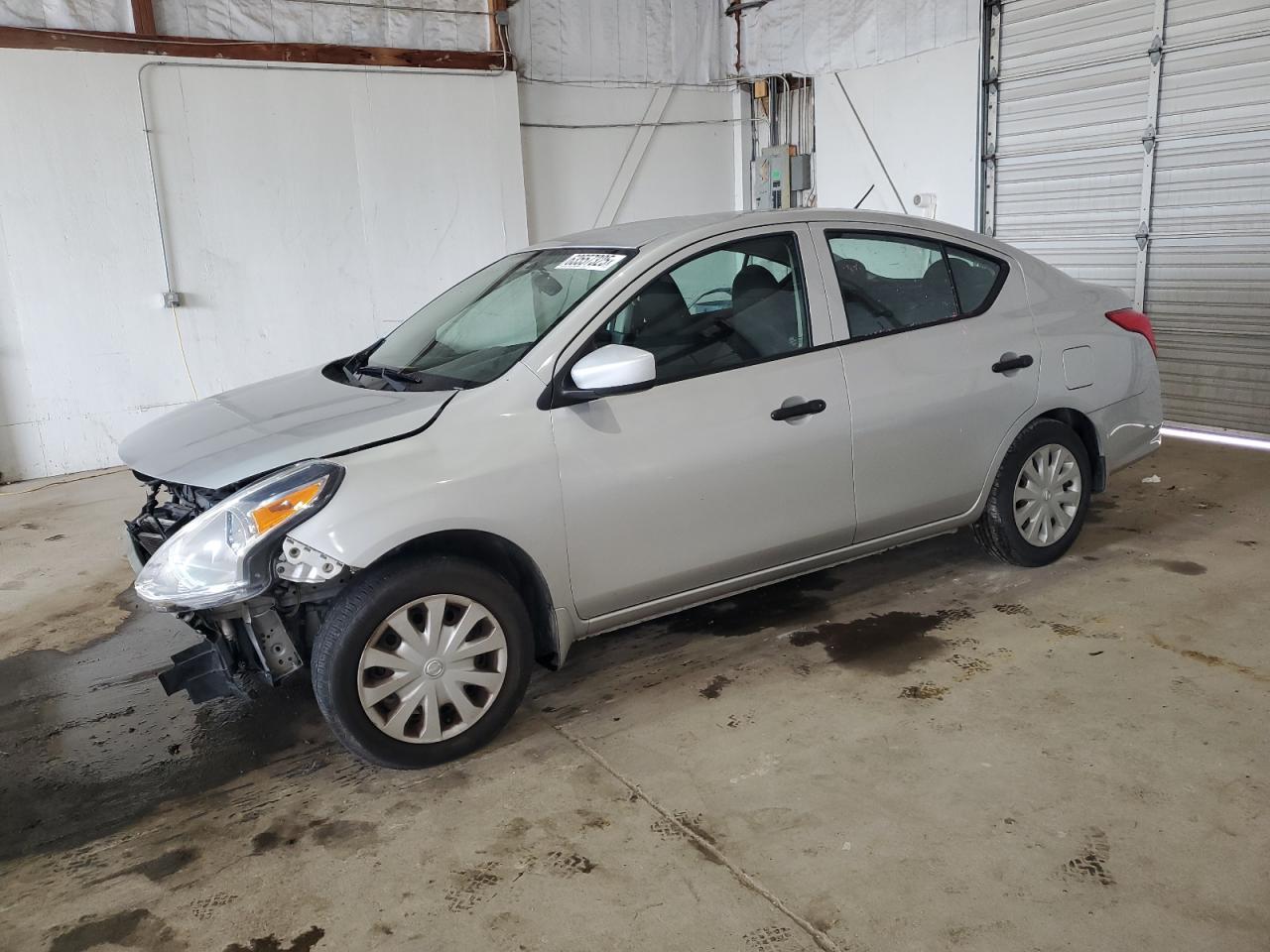 2016 Nissan Versa s S