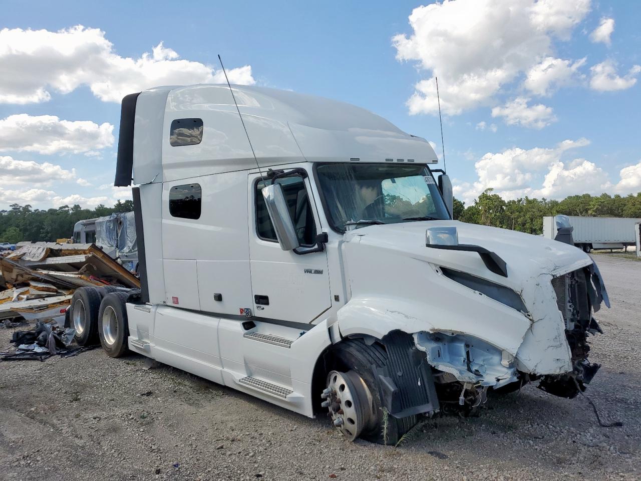 2022 Volvo VN