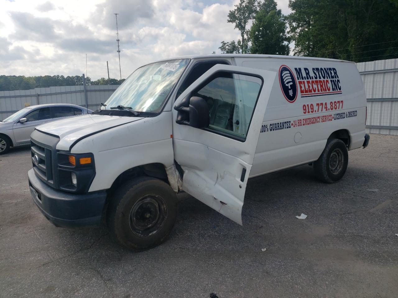 2013 Ford Econoline van E250 Van