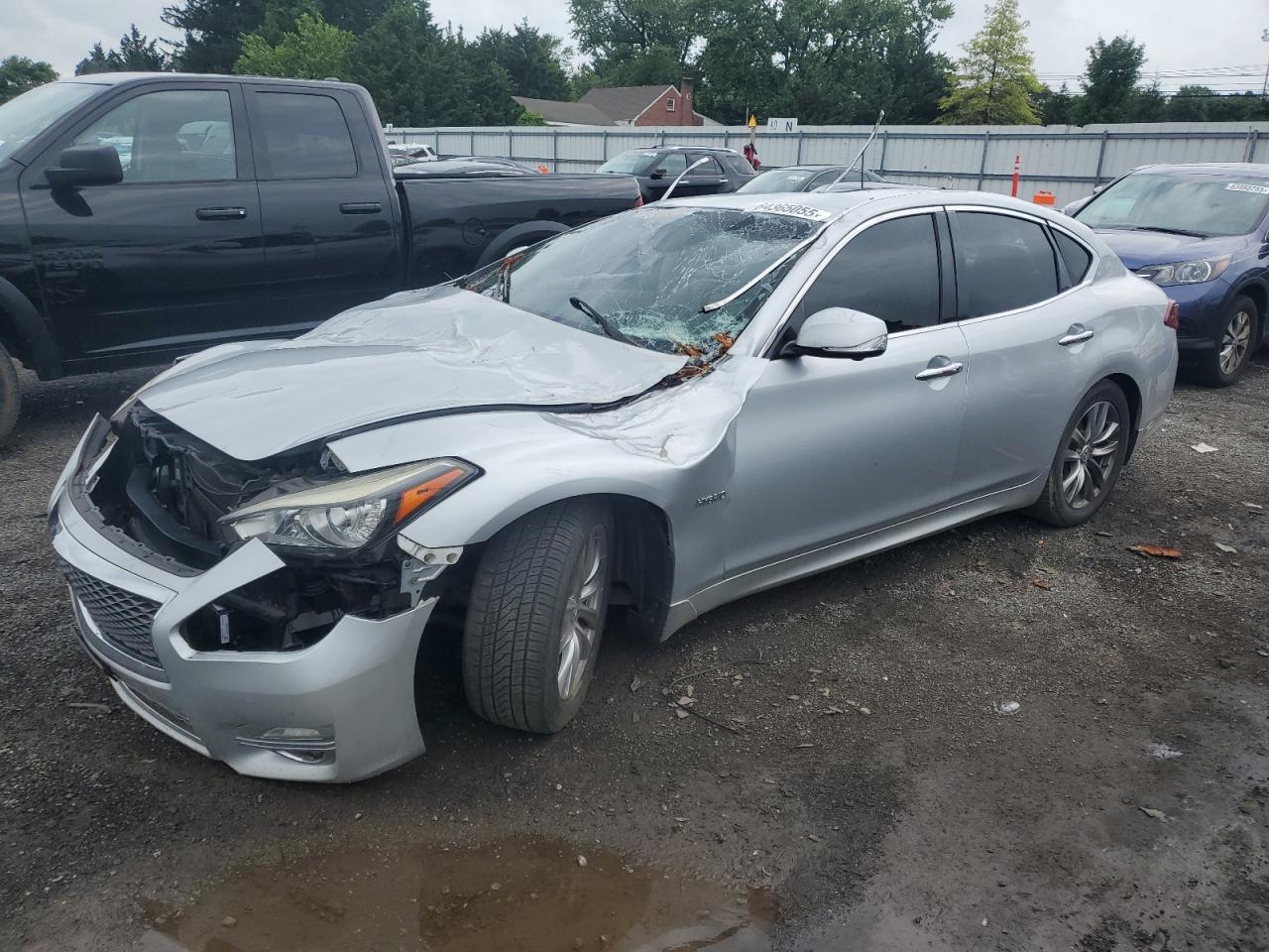 2015 Infiniti Q70