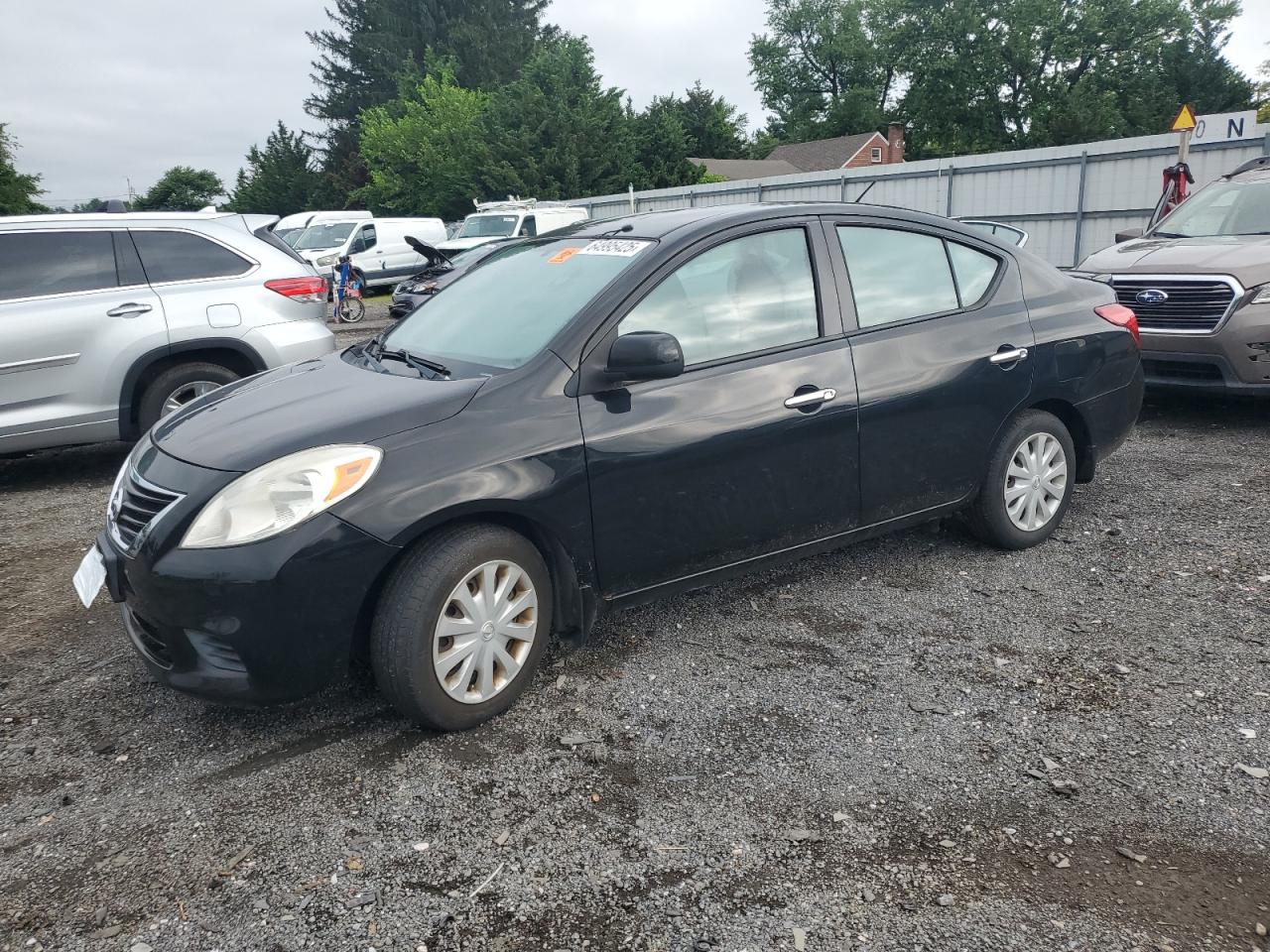 2013 Nissan Versa s S