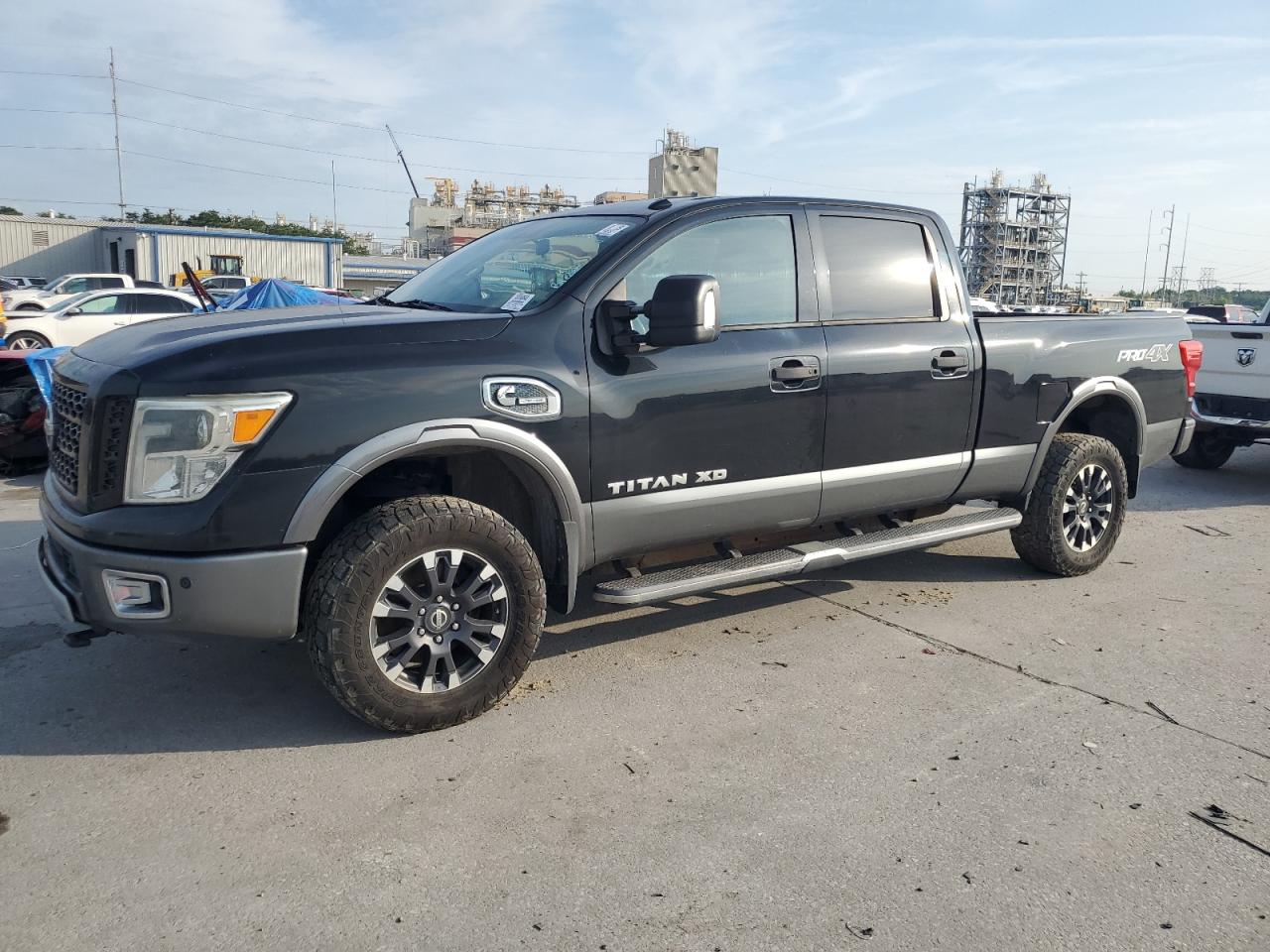 2016 Nissan TITAN Xd Sl