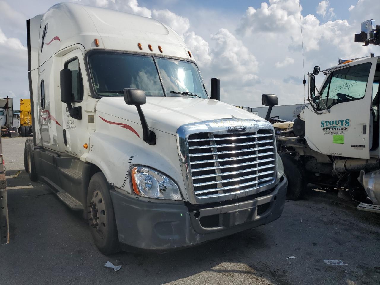 2019 Freightliner Cascadia 1
