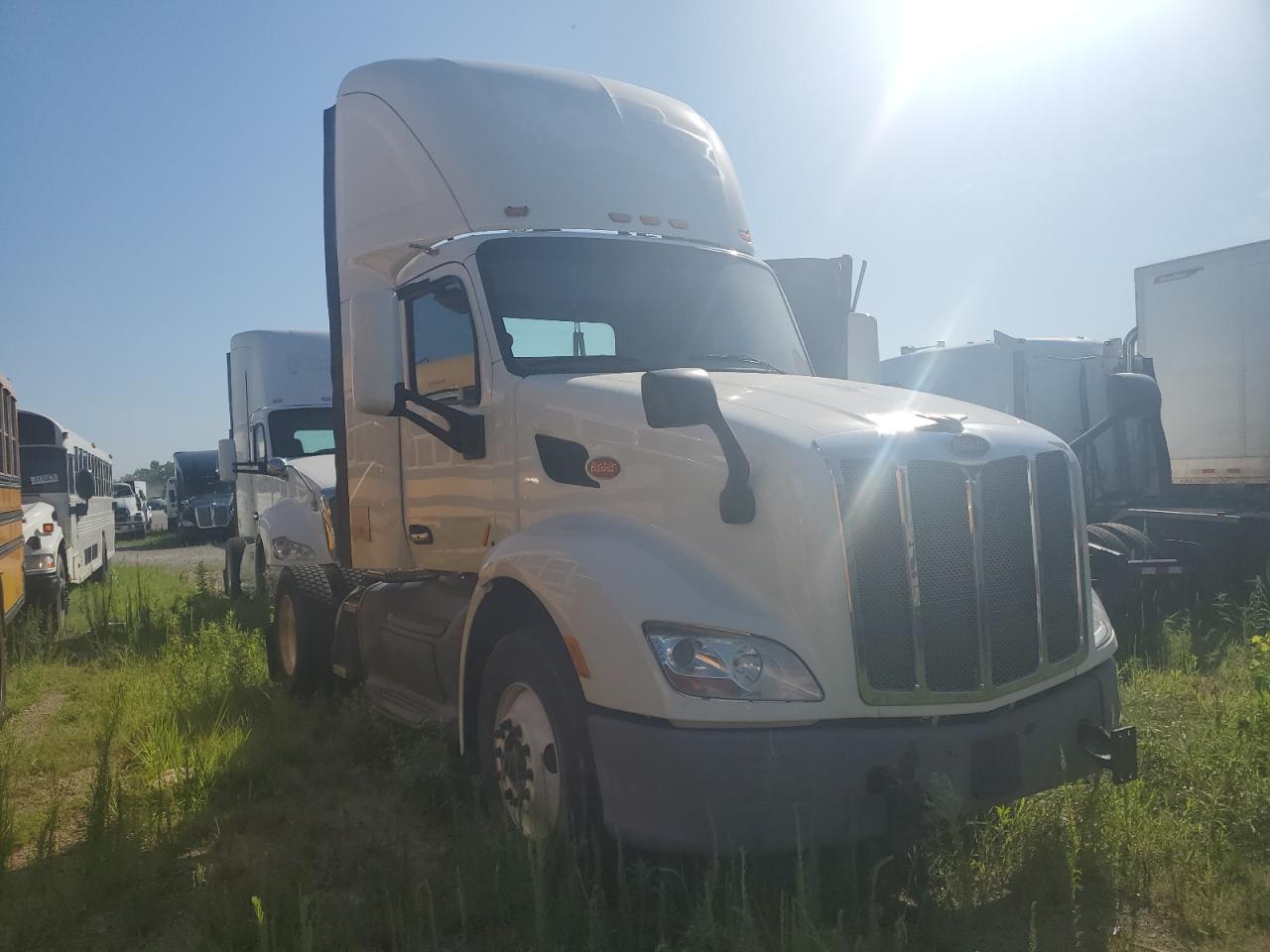 2017 Peterbilt tractor 579